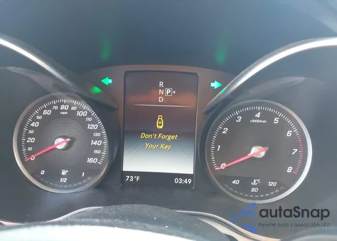 2015 Mercedes-Benz C 300 Luxury 4Matic из США, поврежденный, VIN 55SWF4KB8FU015031